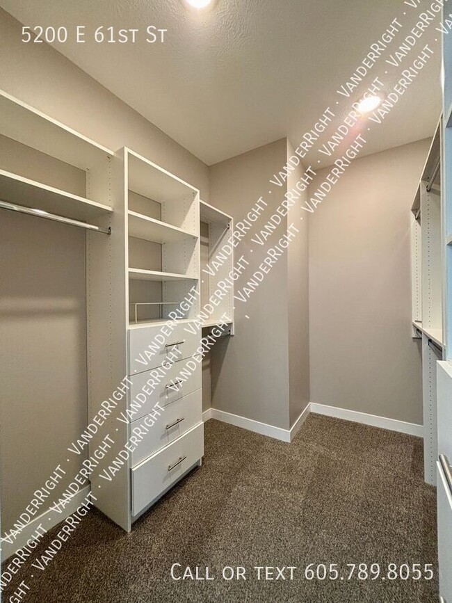 Building Photo - 5200 E 61st St