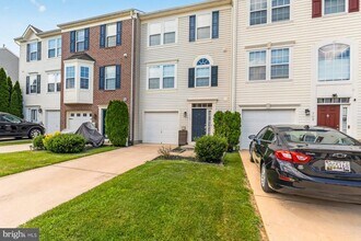 Building Photo - 711 Wineberry Way