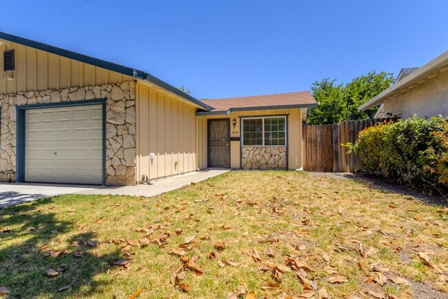 Building Photo - 6522 Maywood Ln