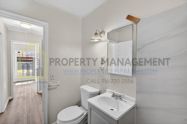 Building Photo - 302 Chennault Ct