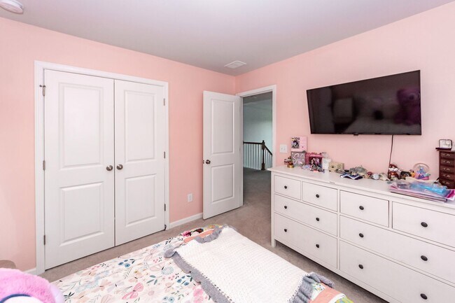 Building Photo - 6976 Pumpkinseed Dr