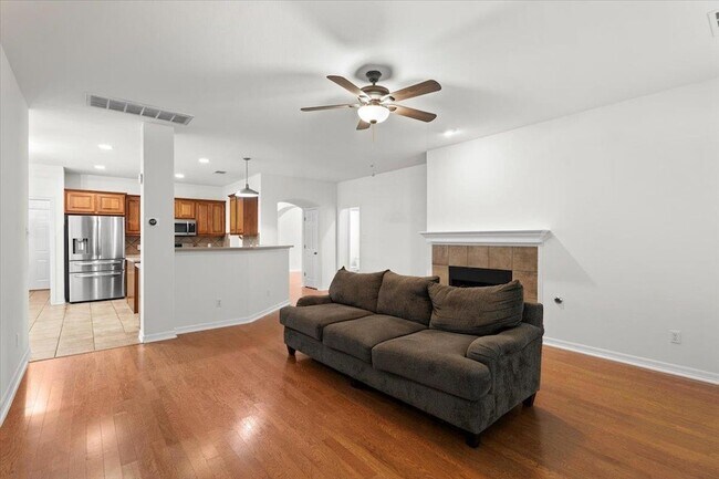 Building Photo - 2304 Village View Loop
