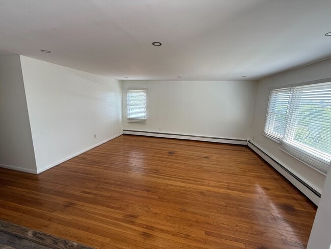 Primary Photo - 72 Edgewood Ave