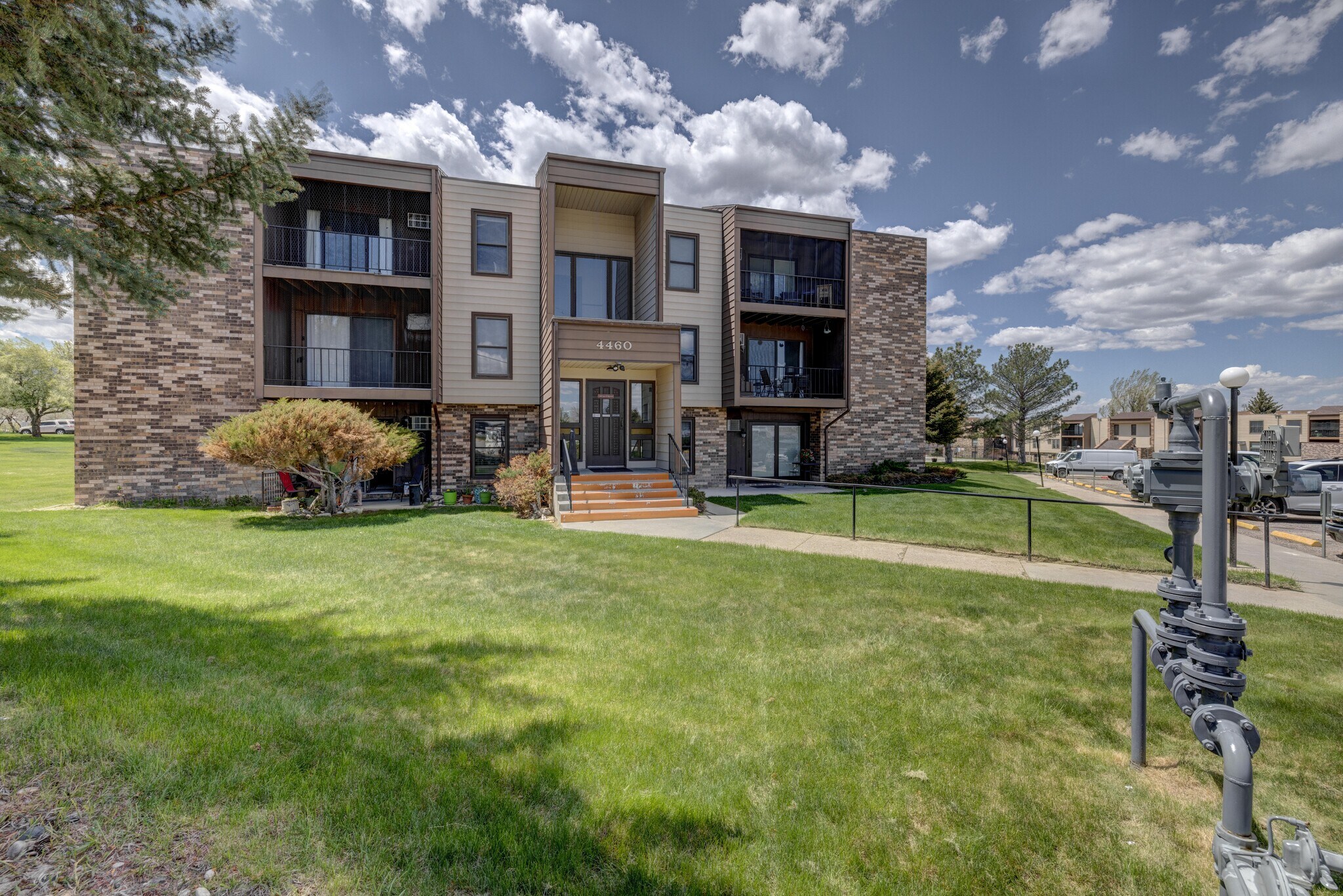 Building Photo - 4460 S Poplar St