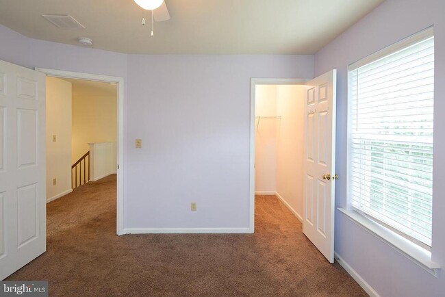 Building Photo - 929 Shenkle Dr