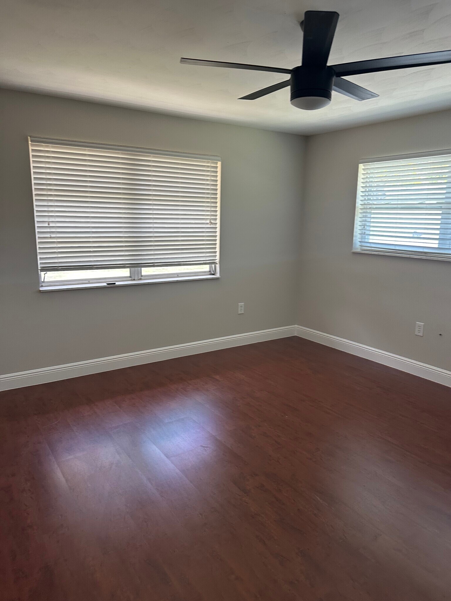 Building Photo - 1019 S Alhambra Cir