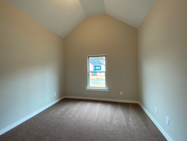 Building Photo - 65 Red Oak Ct