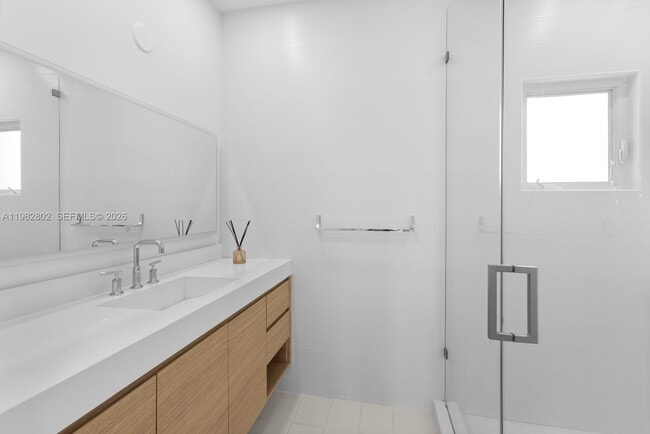 Building Photo - 5 Coconut Ln