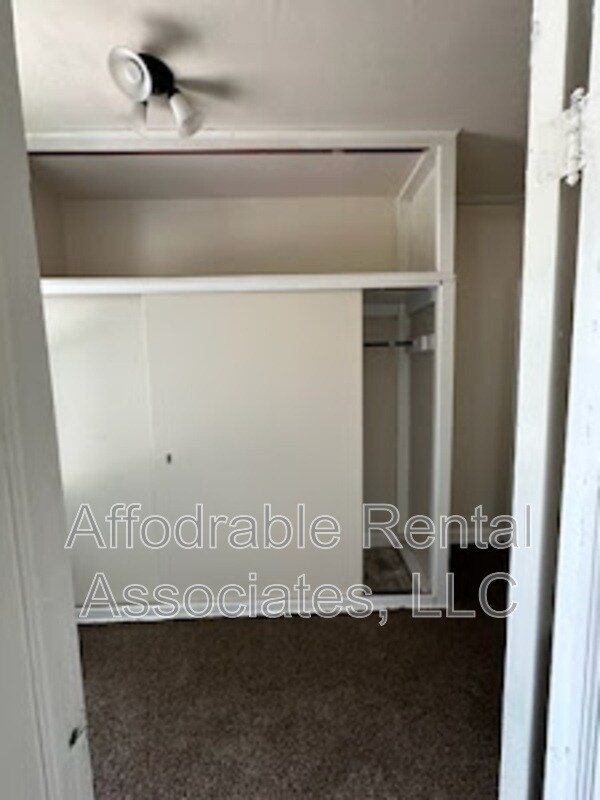 Building Photo - 1911 S 11th St