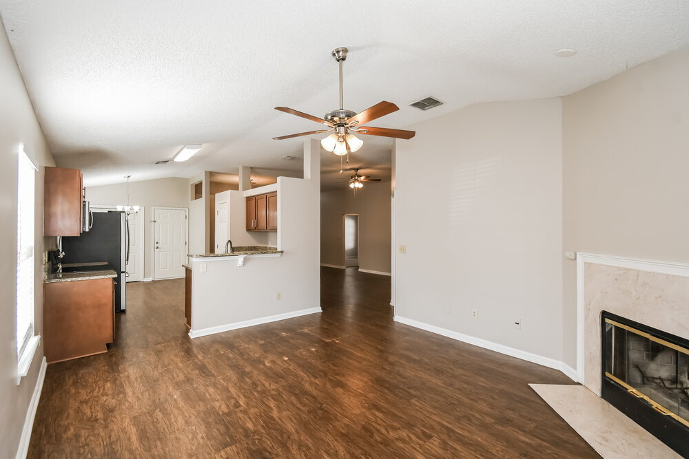 Building Photo - 1659 Spring Oaks Ln