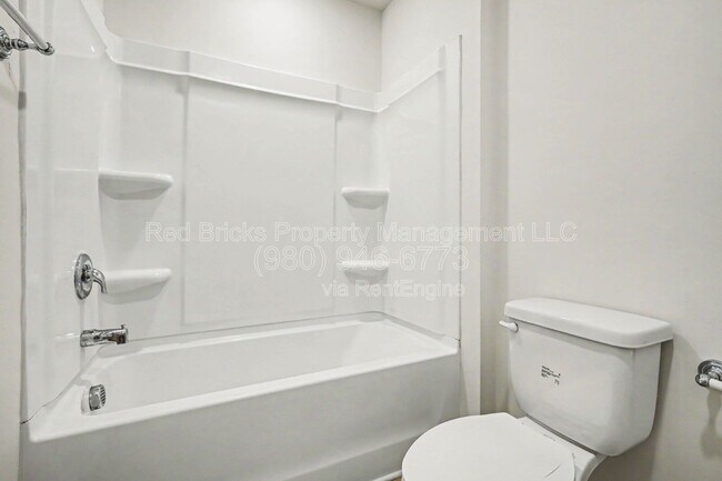Building Photo - 1007 Maylen Trce