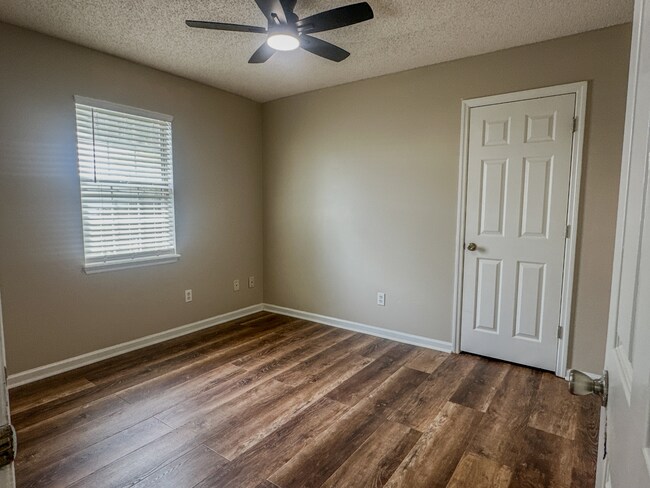Building Photo - 3924 Heatherwoods Dr