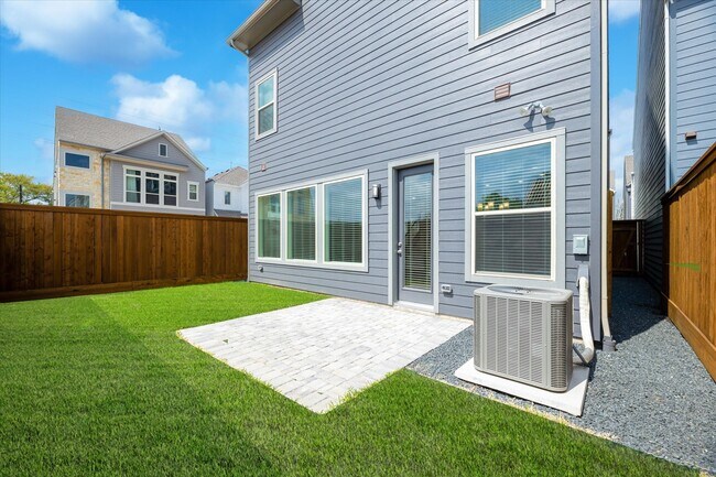 Building Photo - 10981 Swang Link Dr
