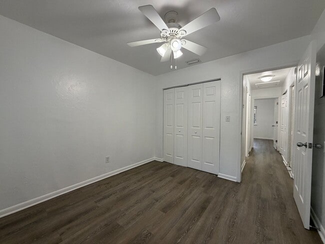 Building Photo - 6207 SW 11th Pl