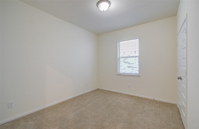 Building Photo - 8426 Beacon Bay Cir