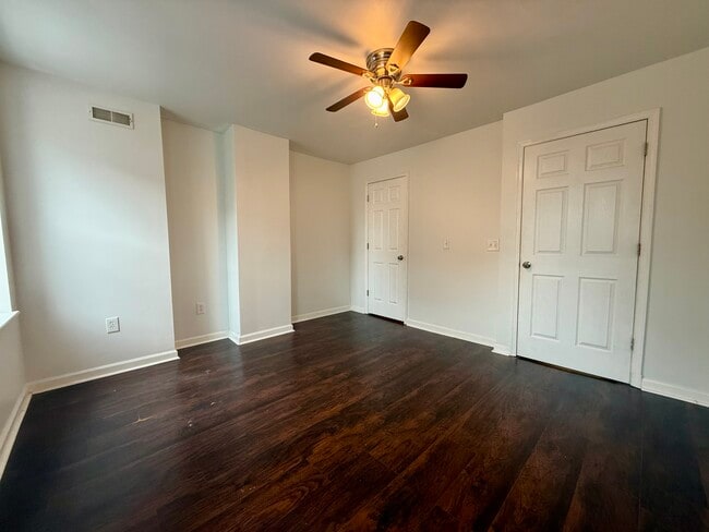 Building Photo - 1719 S 6th St