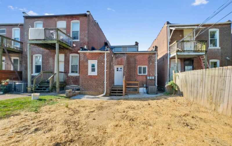 Building Photo - 3325 Itaska St