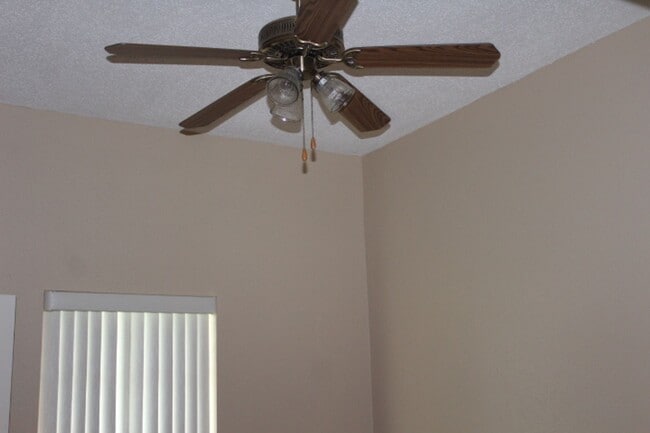 Building Photo - Executive 3 Bedroom / 2 Bath Home in Marianna, Florida