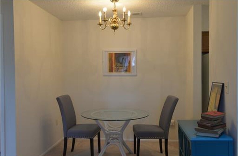 Building Photo - 2110 Aspen Dr