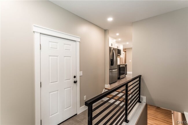 Building Photo - 87 Brown St