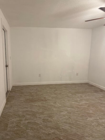 Building Photo - 3979 43rd Ave N