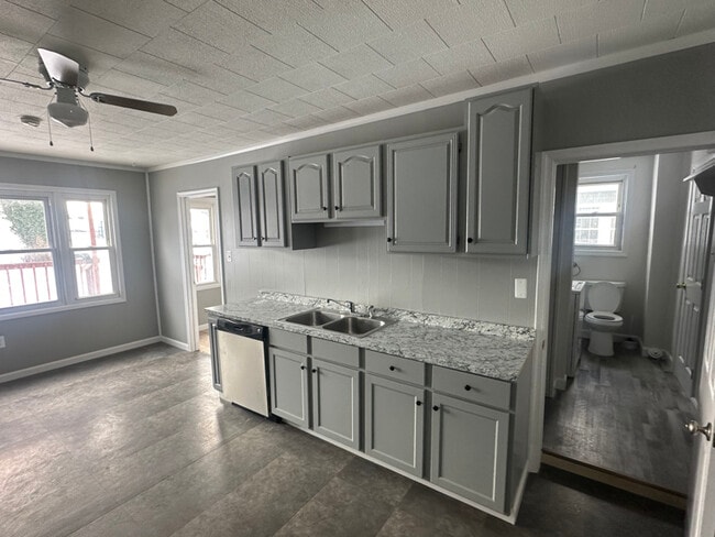 Building Photo - 7347 Waldman Ave