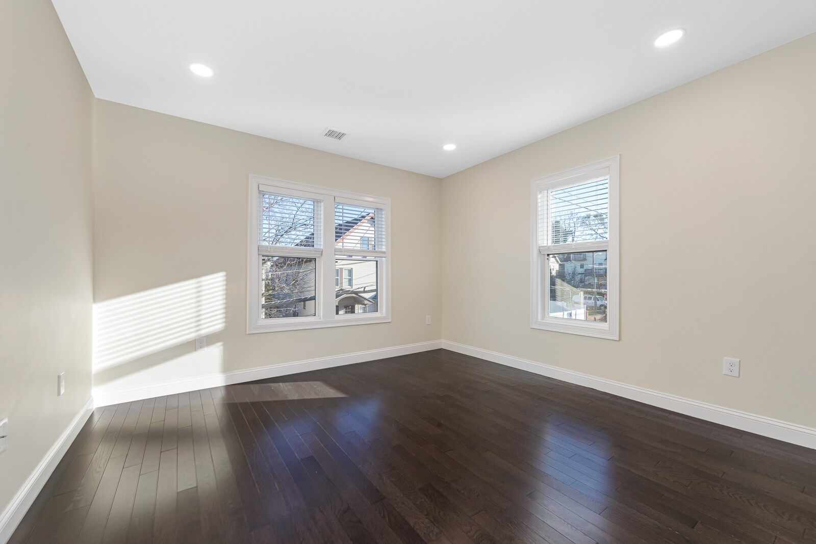 Building Photo - 64 Bradbury Ave