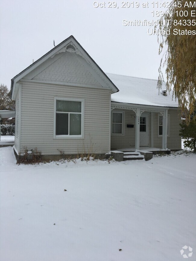 Building Photo - Cozy 2 br home in Smithfield.  Available i...