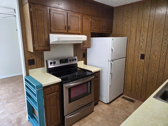 Building Photo - 4817 Hurley Dr