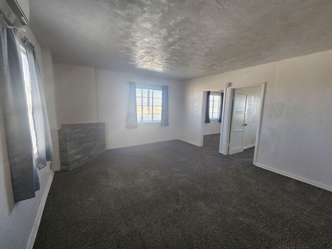 Building Photo - 73752 Crestview Dr