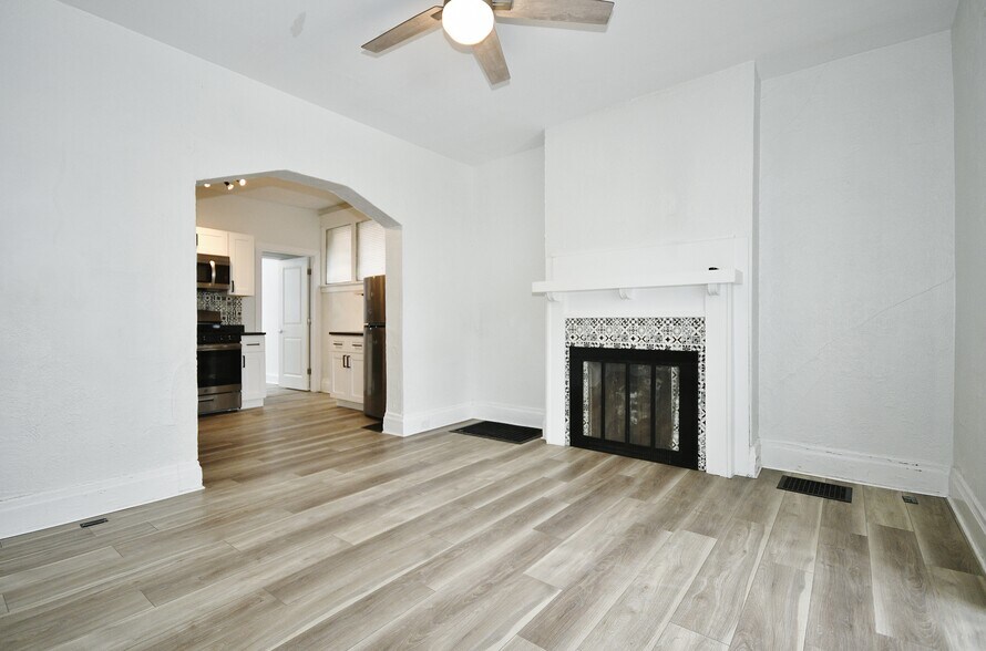 Building Photo - 2611 Voelkel Ave