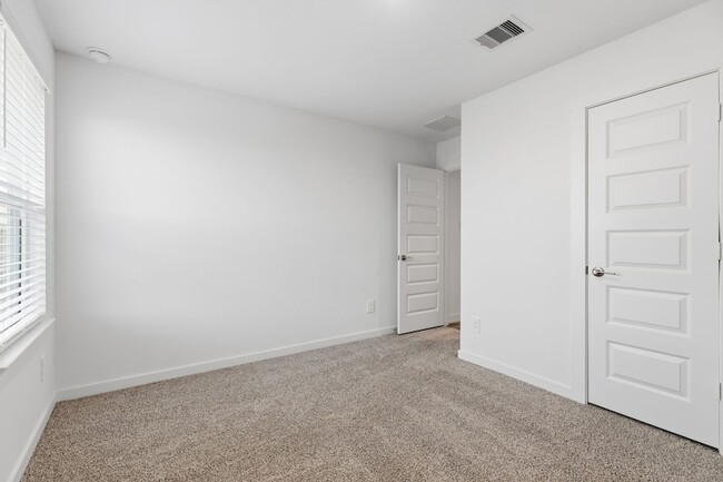 Building Photo - 31514 Avebury Lake Ln