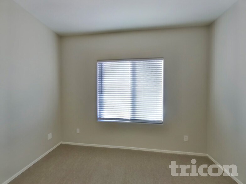 Building Photo - 5407 W Beverly Rd