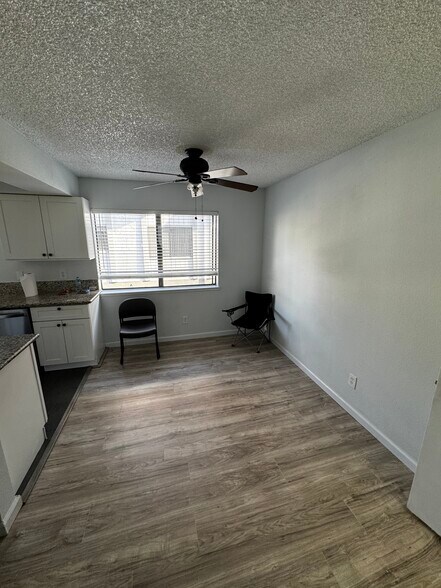 Building Photo - 2208 N Broadway