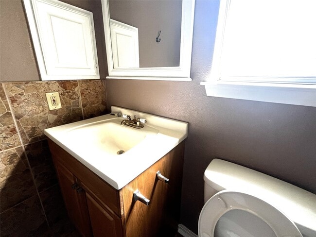 Building Photo - 339 El Toro Ln