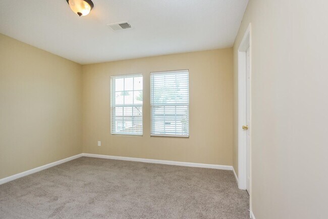 Building Photo - 9996 Chariden Dr