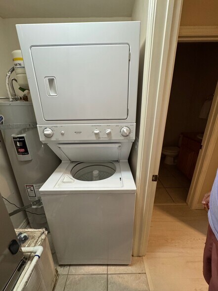 Building Photo - 400 Paradise Pky