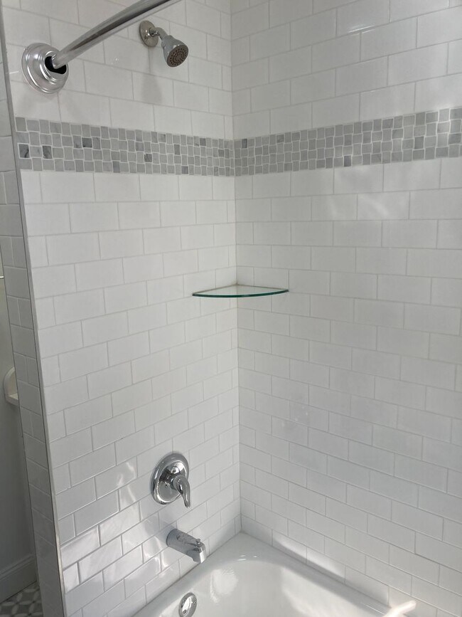 Building Photo - Short Term Rental - Fully Renovated - 5 Be...