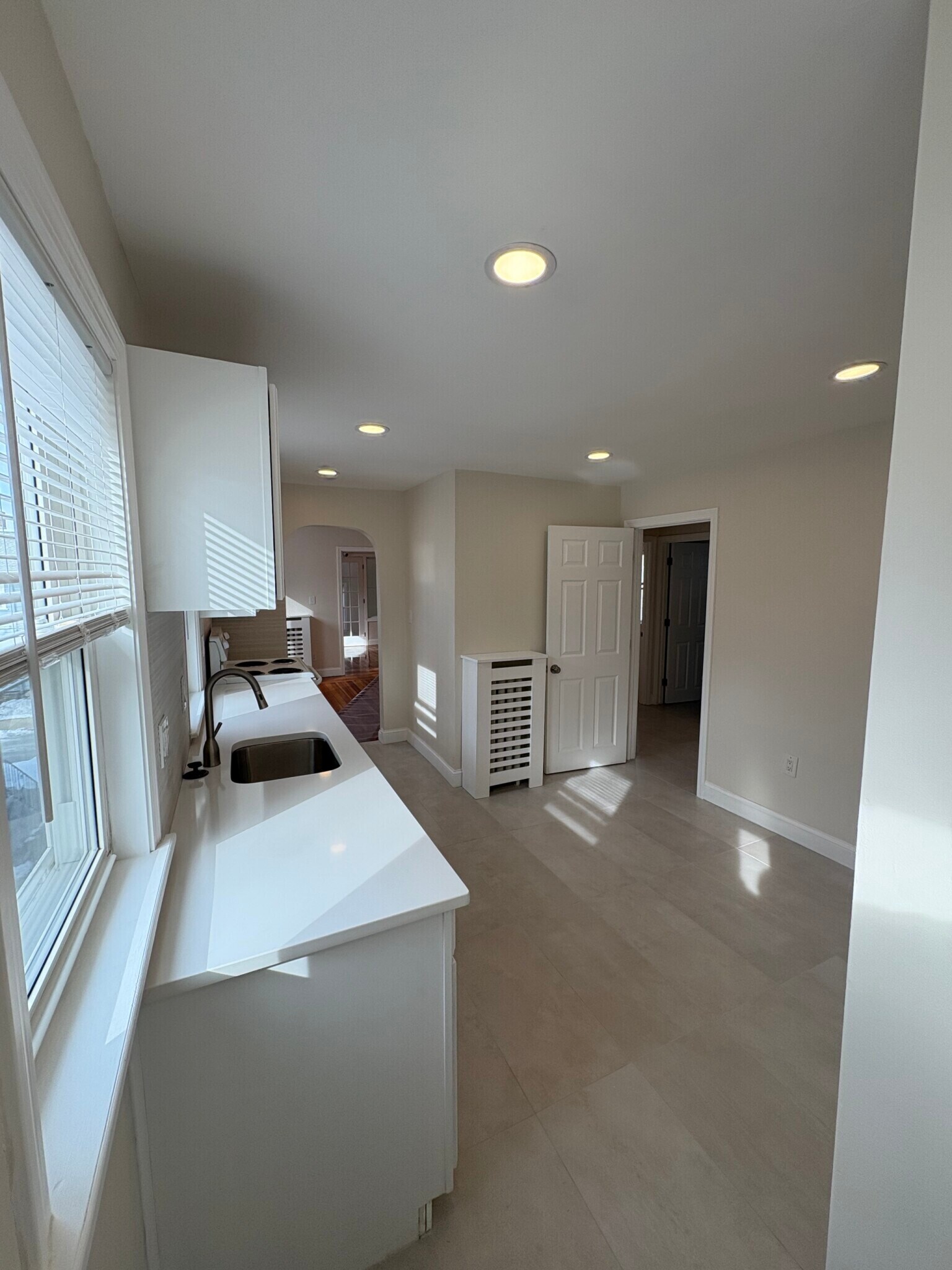 Building Photo - 7 Smith St