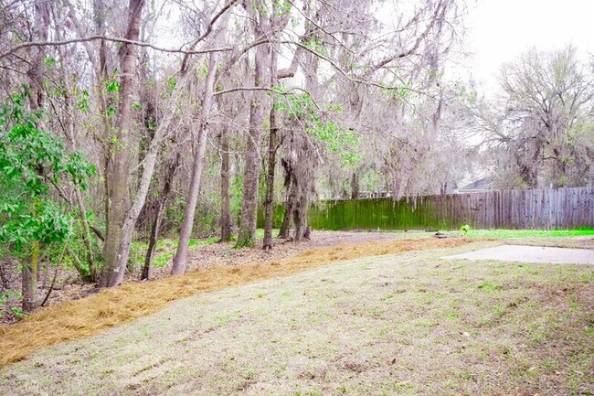 Building Photo - 438 Edgewater Dr