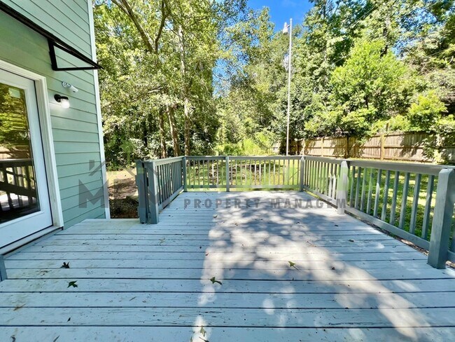 Building Photo - 746 Madera Rd
