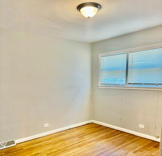 Building Photo - 617 Lavergne Ave