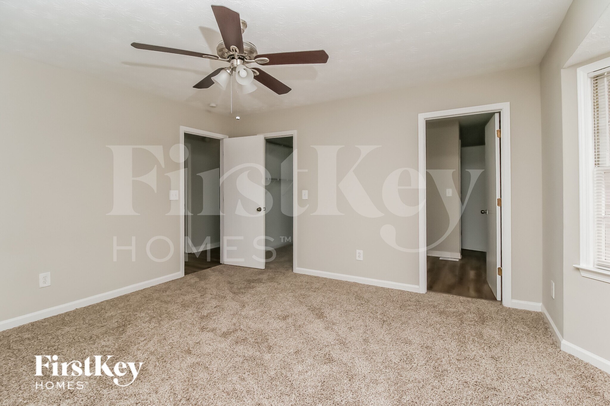 Building Photo - 1930 Fernwood Dr