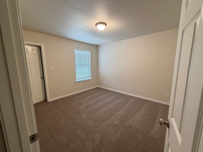 Building Photo - Brand New Construction in Midland!
