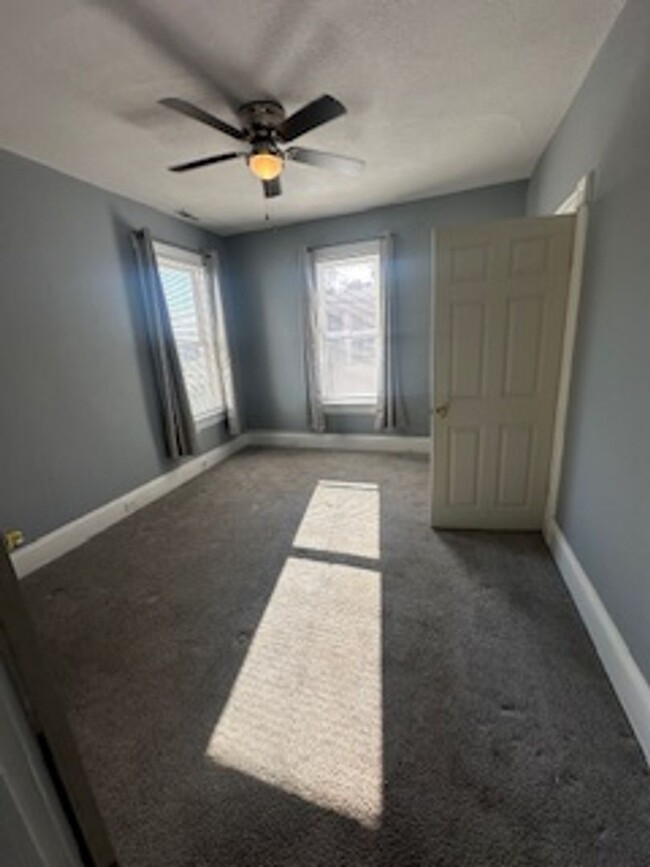 Building Photo - Beautiful House for Rent with Large Yard!