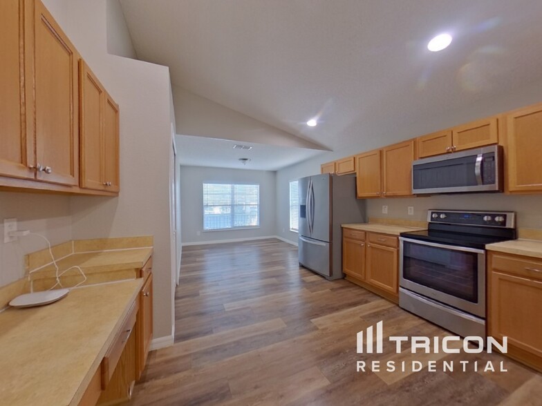 Building Photo - 203 Pima Trail
