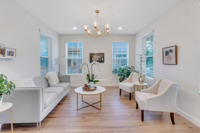 Building Photo - 10517 S Kestrel Rise Rd