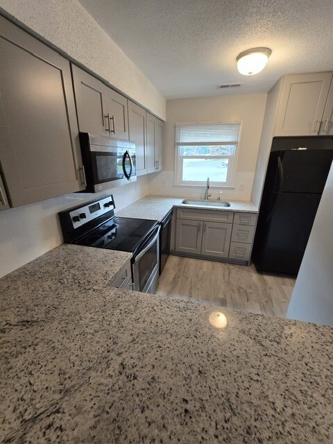 Building Photo - 4320 Bona Ct