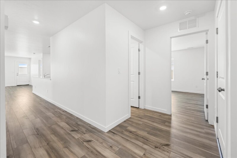 Building Photo - 20420 Owl Creek Ave