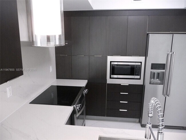 Building Photo - 250 Sunny Isles Blvd